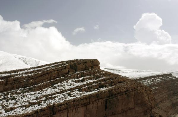 Bild 1 von 5: Schnee inmitten der Wüste? Das Geheimnis Marokkos ist seine besondere Lage und Geologie.