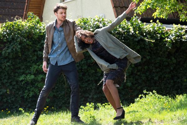 Bild 1 von 20: Im Bild: Michael Glantschnig (Erik Faltermeyer), Salka Weber (Tanja Radic).