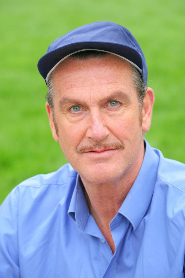 Bild 1 von 19: Im Bild: Kai Maertens (Postbote Friedrich Creutzburg).