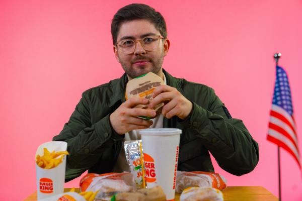 Bild 1 von 13: Sehen die Burger im Heimatland genauso aus wie in Deutschland? Reporter Florian Reza reist in die USA und macht den Vergleich.