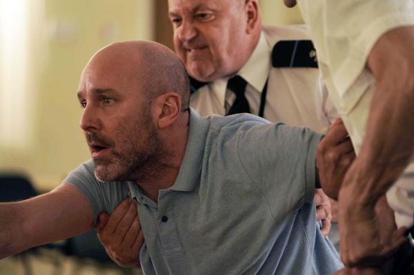 Bild 1 von 12: Charles Stone (Johnny Harris)