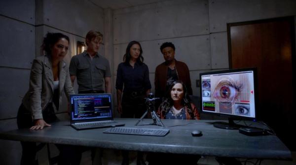 Bild 1 von 7: (v.l.n.r.) Riley Davis (Tristin Mays); Angus MacGyver (Lucas Till); Desi Nguyen (Levy Tran); Wilt Bozer (Justin Hires); Matty Webber (Meredith Eaton)