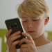 Aufwachsen ohne Smartphone - Ist eine Kindheit ohne Tiktok und Co. möglich?