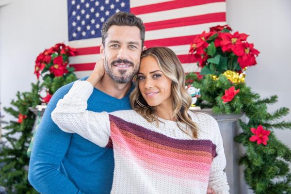 Bild 1 von 8: Michael Fisher (Brandon Quinn, l.); Chloe Marquee (Jana Kramer, r.)