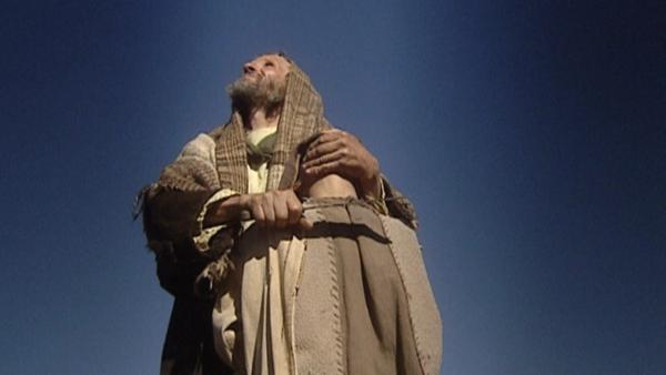 Bild 1 von 4: Auch Abraham und Isaak liefern eine starke Vorstellung. Vater Abraham wird von Gott auf die Probe gestellt und ist kurz davor, seinen Sohn Isaak für Gott zu töten. Er hat ihn schon zur Opferstelle gebracht, als ihm ein Engel erscheint und ihn davon abhält. Isaak darf am Leben bleiben und Abraham wird für seine Gottesfurcht belohnt. Trotzdem: Einen Vater der seinen Sohn umbringt? Krass, fieser geht's kaum.