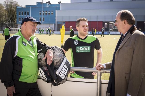 Bild 1 von 8: (v.l.n.r.) Otto Karnowski (Hans-Martin Stier); Marco Verween (Ben Münchow); Markus Gellert (Herbert Knaup)