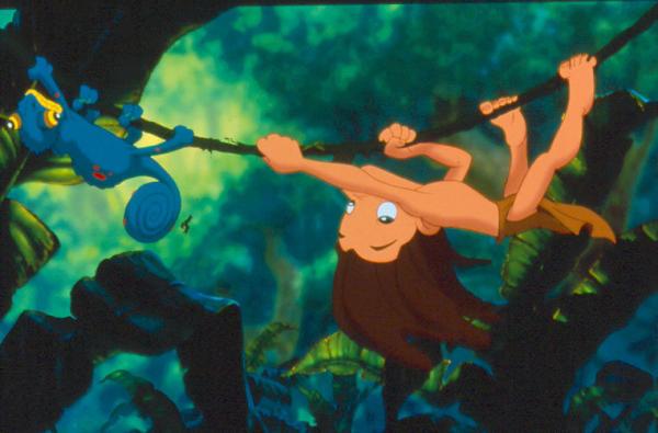 Bild 1 von 1: Das Menschenjunge Tarzan, hilflos ohne seine Eltern im Dschungel allein gelassen, wird von einer netten Affendame und deren Familie adoptiert. Er wächst zu einem starken jungen Mann heran, der mit den Tieren lebt und ihre Sprache spricht. Seine lustigen Freunde, das freche Gorillamädchen Terk und der hyperängstliche Elefant Tantor eilen stets zur Hilfe, wenn Tarzan mal wieder in der Patsche sitzt. Als er Professor Porter und der zauberhaften Jane begegnet, ändert sich sein Leben völlig.