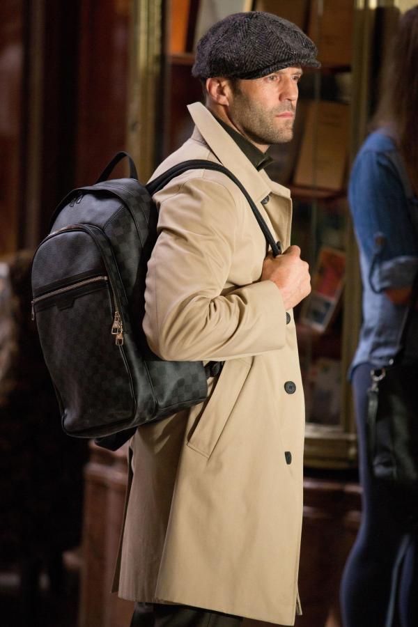 Bild 1 von 16: Unglücklicherweise hat die bitterböse Rayna alle CIA-Superagenten enttarnt - auch den Haudegen Rick Ford (Jason Statham). Jetzt kann nur noch Schreibtisch-Agentin Susan Cooper der Atombombenverkäuferin das Handwerk legen ...