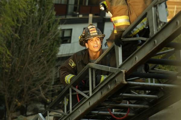 Bild 1 von 12: Charlie Barnett as Peter Mills -- (Photo by: Elizabeth Morris/NBC)
