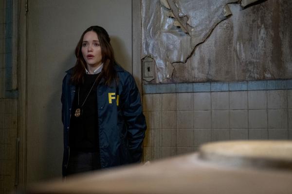 Bild 1 von 17: Clarice Starling (Rebecca Breeds)