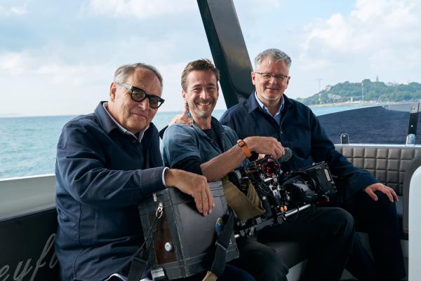 Bild 1 von 15: Von links: Autor und Regisseur Gero von Boehm, Kameramann Alexander Hein und Moderator Christopher Clark