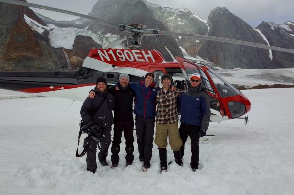 Bild 1 von 11: Ein Jahr lang reiste das ZDF-Team in den spektakulären Denali-Nationalpark. Dreharbeiten mit Glaziologen des Parks.