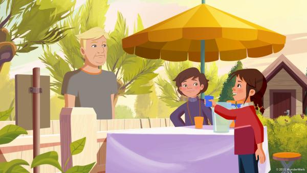 Bild 1 von 5: Die Kinder bieten ihrer Kundschaft an ihrem Verkaufstand Eis und Zitronenlimonade an.