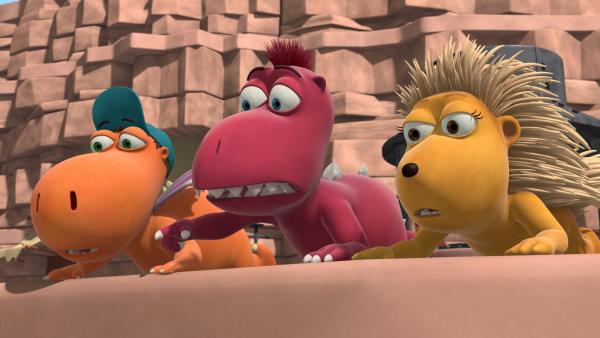 Bild 1 von 3: Kokosnuss, Oskar und Matilda legen sich auf die Lauer um Xie Xie vor Chef zu retten.