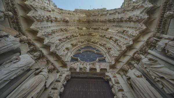 Bild 1 von 2: Während der Schlacht gegen die Alemannen schwört Chlodwig, sich zum katholischen Glauben zu bekennen, wenn er gewinnt. Nach seinem Sieg wird er in der Kathedrale von Reims getauft.