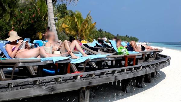 Bild 1 von 5: Touristen aus der ganzen Welt genießen die exklusiven und luxuriösen Hotelanlagen auf den Malediven.