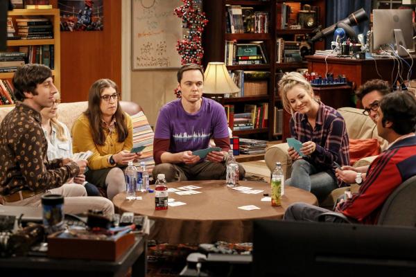Bild 1 von 19: Die Liebe und die Suche nach dem perfekten Hochzeitstag beschäftigen (v.l.n.r.) Howard (Simon Helberg), Bernadette (Melissa Rauch), Amy (Mayim Bialik), Sheldon (Jim Parsons), Penny (Kaley Cuoco), Leonard (Johnny Galecki) und Raj (Kunal Nayyar) ...