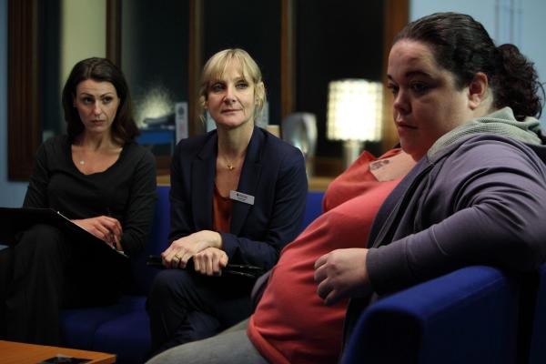 Bild 1 von 8: (v.l.n.r.) DC Rachel Bailey (Suranne Jones); DC Janet Scott (Lesley Sharp); Nadia (Lisa Riley)