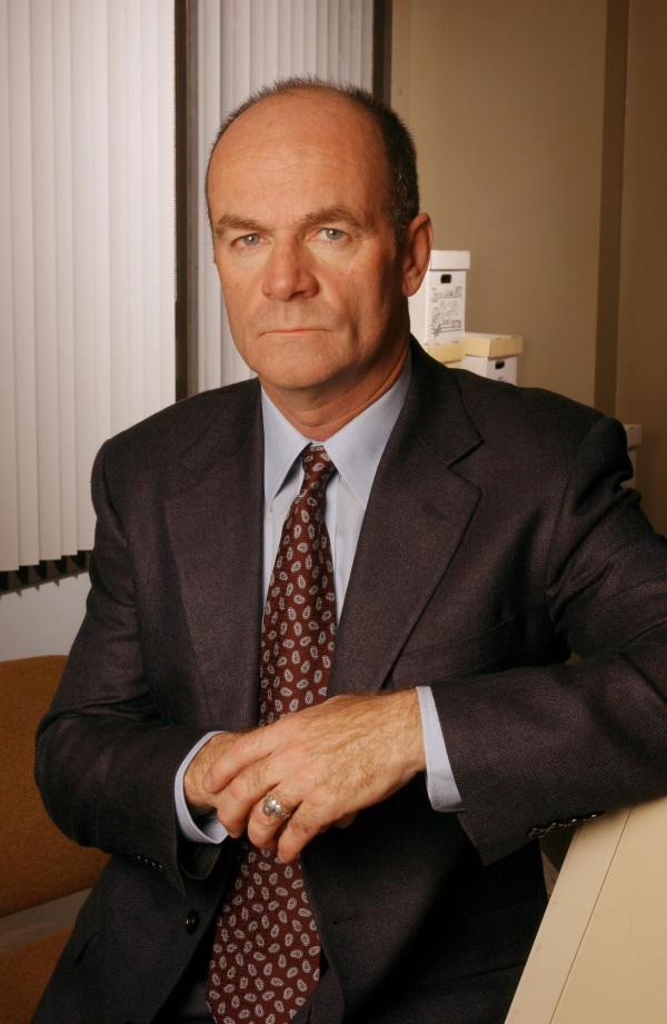Bild 1 von 7: (1. Staffel) - Lt. John Stillman (John Finn) ist Lilly Rushs direkter Vorgesetzter und füllt außerdem die Rolle eines väterlichen Freundes aus