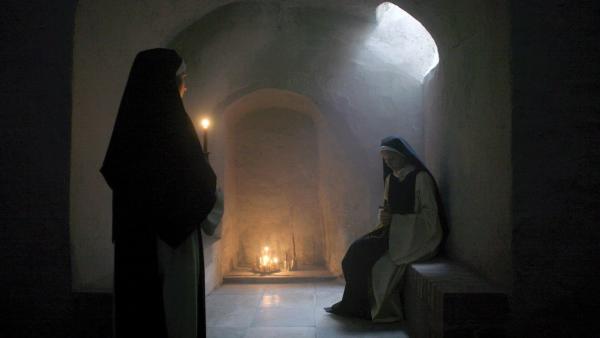 Bild 1 von 12: Im Bild: Die Zisterzienserinnen flüchten sich in die Stadt.