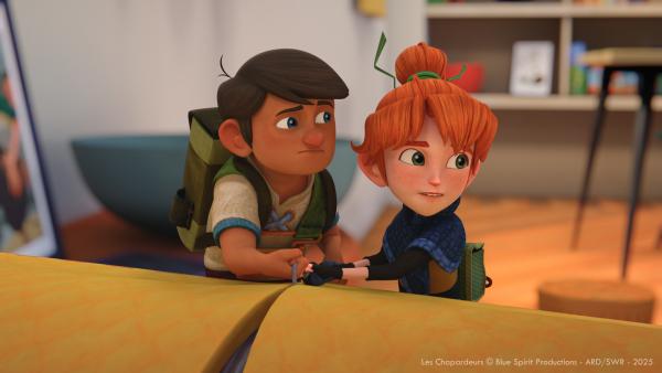 Bild 1 von 3: Bernard und Arrietty sind erschreckt. Wurden sie gesehen?© SWR/Blue Spirit Productions - Honorarfreie Verwendung gemäß AGB im engen inhaltlichen redaktionellen Zusammenhang mit genannter Sendung bei Nennung \