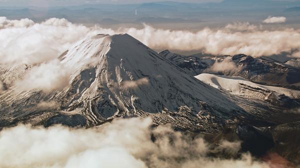 Bild 1 von 6: Im Tongariro-Nationalpark thronen die mächtigsten Vulkane Neuseelands.