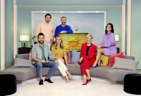 Bild 1 von 15: (v.l.n.r.) Matthias Killing; Christian Wackert; Alina Merkau; Daniel Boschmann; Karen Heinrichs; Marlene Lufen