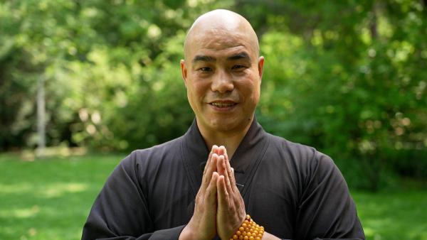 Bild 1 von 8: Im Bild: Großmeister Shi Yan Liang, Leiter des Shaolin Kultur Zentrums in Wien.