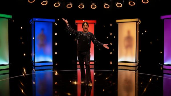 Bild 1 von 3: S06E04: Moderator Julian F.M. Stoeckel