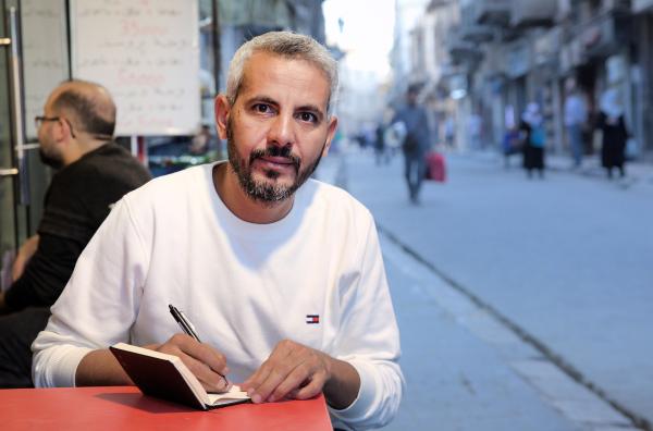 Bild 1 von 4: Der deutsch-syrische Journalist Mo ist nach zehn Jahren in Deutschland dauerhaft nach Damaskus zurückgekehrt. Er berichtet aus dem Land für deutsche Medien.