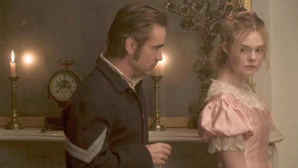 Bild 1 von 10: John McBurney (Colin Farrell, l.); Alicia (Elle Fanning, r.)