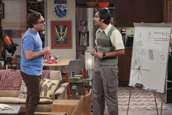 Bild 1 von 29: Wie kommen Raj (Kunal Nayyar, r.) und Leonard (johnny Galecki, l.) ohne die Hilfe von Sheldon und Howard bei ihrem Projekt zurecht?
