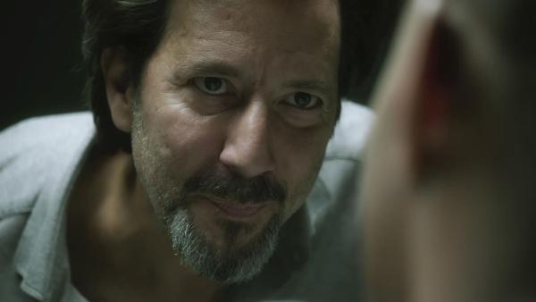 Bild 1 von 14: Russ Taylor (Henry Ian Cusick)