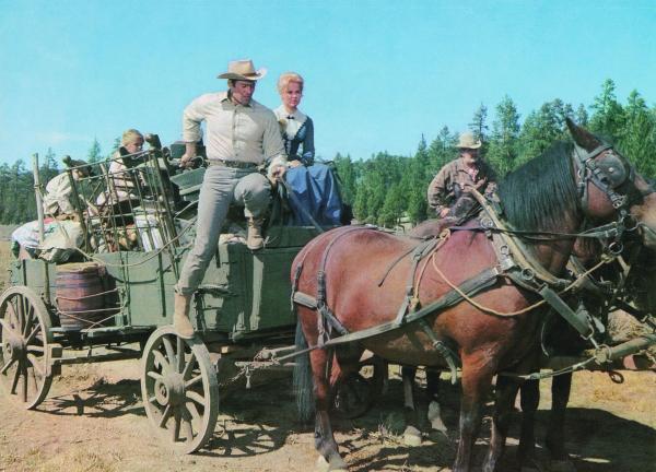 Bild 1 von 4: Jim Cole (Clint Walker, l.); Angela Cole (Martha Hyer, r.)