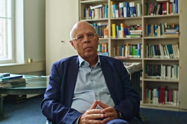 Bild 1 von 10: Prof. Dr. Dr. Klaus M. Beier ist Facharzt für Psychosomatische Medizin und Psychotherapie sowie Sexualmediziner und leitet das Institut für Sexualwissenschaft und Sexualmedizin der Charité in Berlin. Er ist wissenschaftlicher Leiter und Sprecher des Präventionsnetzwerks \