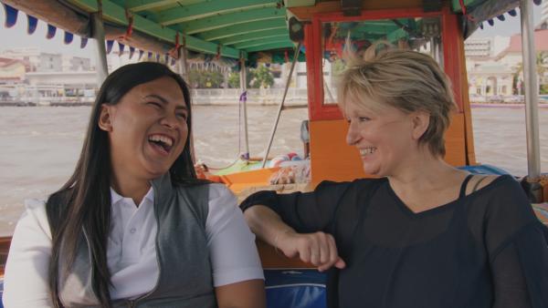 Bild 1 von 4: Nirgends sind Transfrauen präsenter als in Thailand. Sasha arbeitet seit 13 Jahren als Stadtführerin in Bangkok.