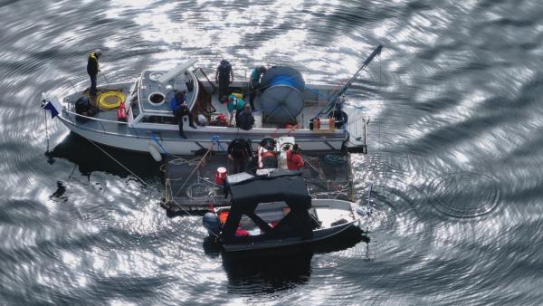 Bild 1 von 3: Ein Abenteurerteam hat es sich zur Aufgabe gemacht, das Dampfschiff Säntis aus mehr als 200 Metern Tiefe zu bergen.