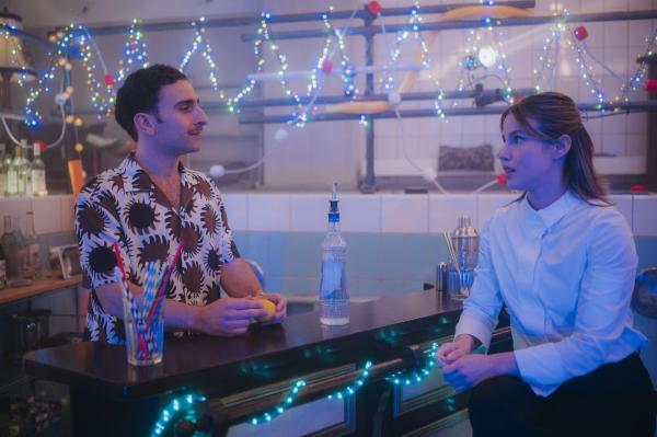 Bild 1 von 29: Etienne Moradi (Riccardo Ferreira, l.); Gloria Martinez (Alexandra Fonsatti, r.)