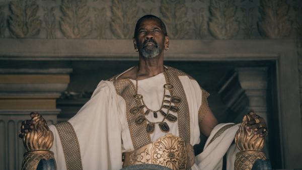 Bild 1 von 6: Denzel Washington plays Macrinus in Gladiator II from Paramount Pictures.