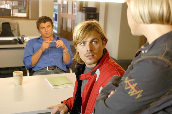 Bild 1 von 13: Im Bild (v.li.): Hans Sigl (Andreas Blitz), Rhon Diels (Tim Angerer), Kristina Sprenger (Karin Kofler).