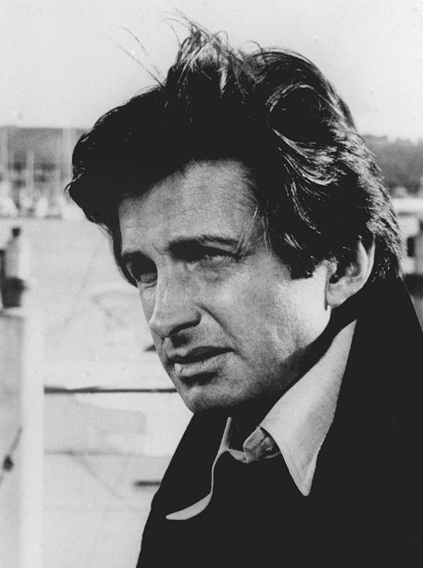 Bild 1 von 4: Im Bild: George Hamilton (Dr. Marcus Collier).