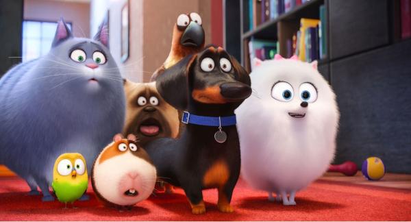 Bild 1 von 2: (L to R) Chloe (LAKE BELL), Sweetpea, Norman (CHRIS RENAUD), Mel (BOBBY MOYNIHAN), Buddy (HANNIBAL BURESS), Tiberius (ALBERT BROOKS) and Gidget (JENNY SLATE) in Illumination Entertainment and Universal Pictures? The Secret Life of Pets, a comedy about the lives our pets lead after we leave for work or school each day. Credit: Illumination Entertainment and Universal Pictures