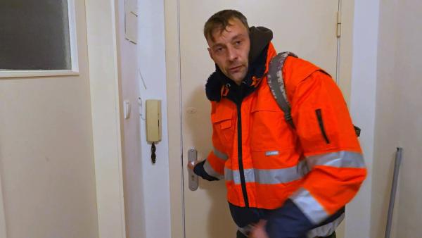 Bild 1 von 3: Der 42-jährige Stephan hat seine Arbeitsstelle als 2-Euro-Jobber gewechselt und ist nun im Recyclinghof tätig.