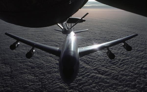 Bild 1 von 3: Das mächtigste Militärbündnis der Welt wacht unter anderem mit Aufklärungsflugzeugen, wie der Boeing E-3 Sentry, über die Sicherheit des Westens.