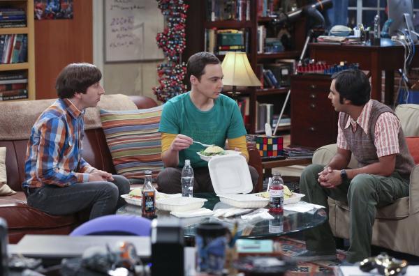 Bild 1 von 10: Sheldon (Jim Parsons, M.) hat beschlossen, das Kapitel Amy endgültig abzuhaken und sich eine neue Freundin zu suchen. Raj (Kunal Nayyar, r.) und Howard (Simon Helberg, l.) sollen ihm dabei helfen. Doch ist das eine gute Idee?