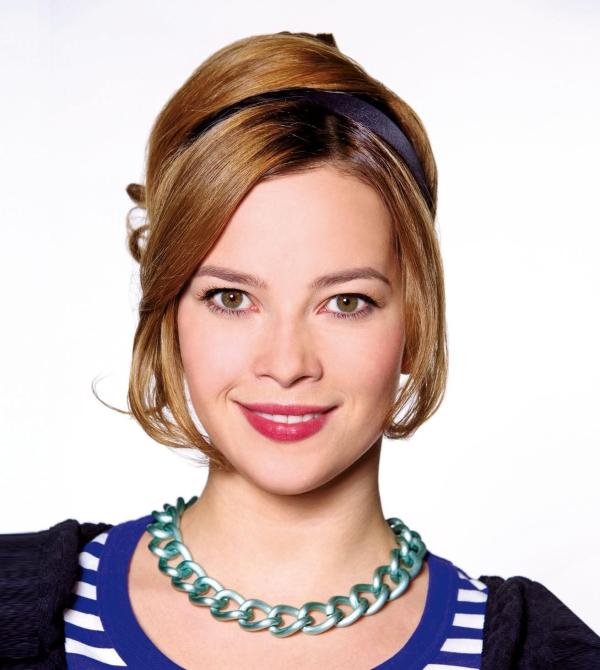 Bild 1 von 14: Hannah Refrath (Laura Osswald) hat mit einigen Veränderungen zu kämpfen ...