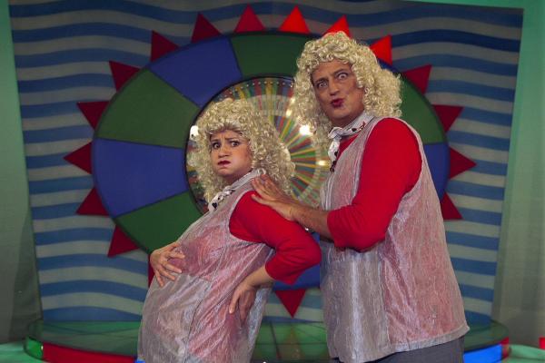Bild 1 von 2: Im Bild: Sigrid Hauser, Dieter Chmelar.