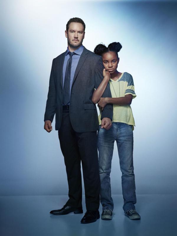 Bild 1 von 22: (1. Staffel) - Brad Wolgast (Mark-Paul Gosselaar, l.); Amy Bellafonte (Saniyya Sidney, r.)