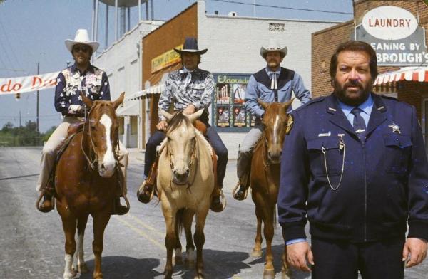 Bild 1 von 5: Sheriff Hall (Bud Spencer, r.)