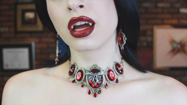 Bild 1 von 3: Vampire sind das Sinnbild der Unsterblichkeit. Und wer möchte nicht ewig jung bleiben?